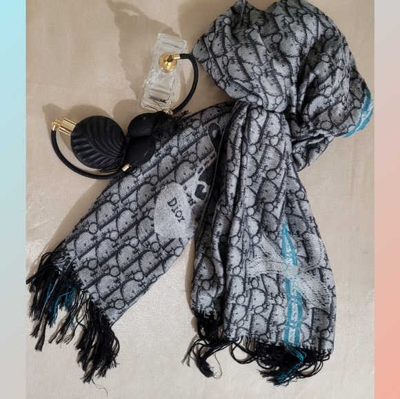 Dior Scarf - Picture 2 of 3